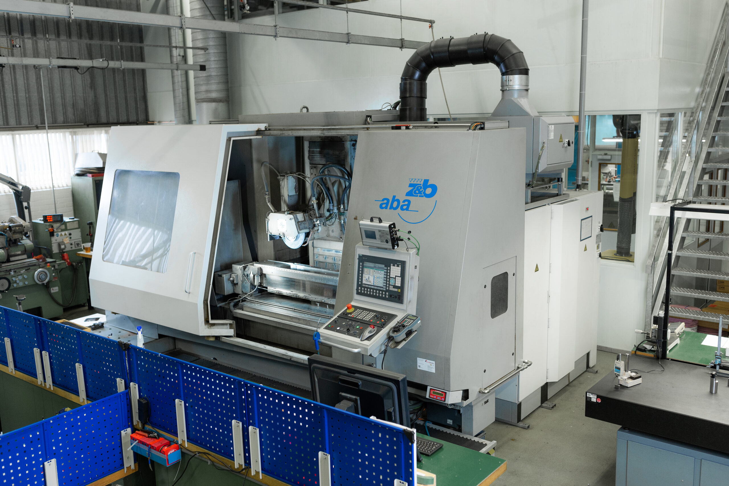 Machine/technology for the production of spare and wear parts 