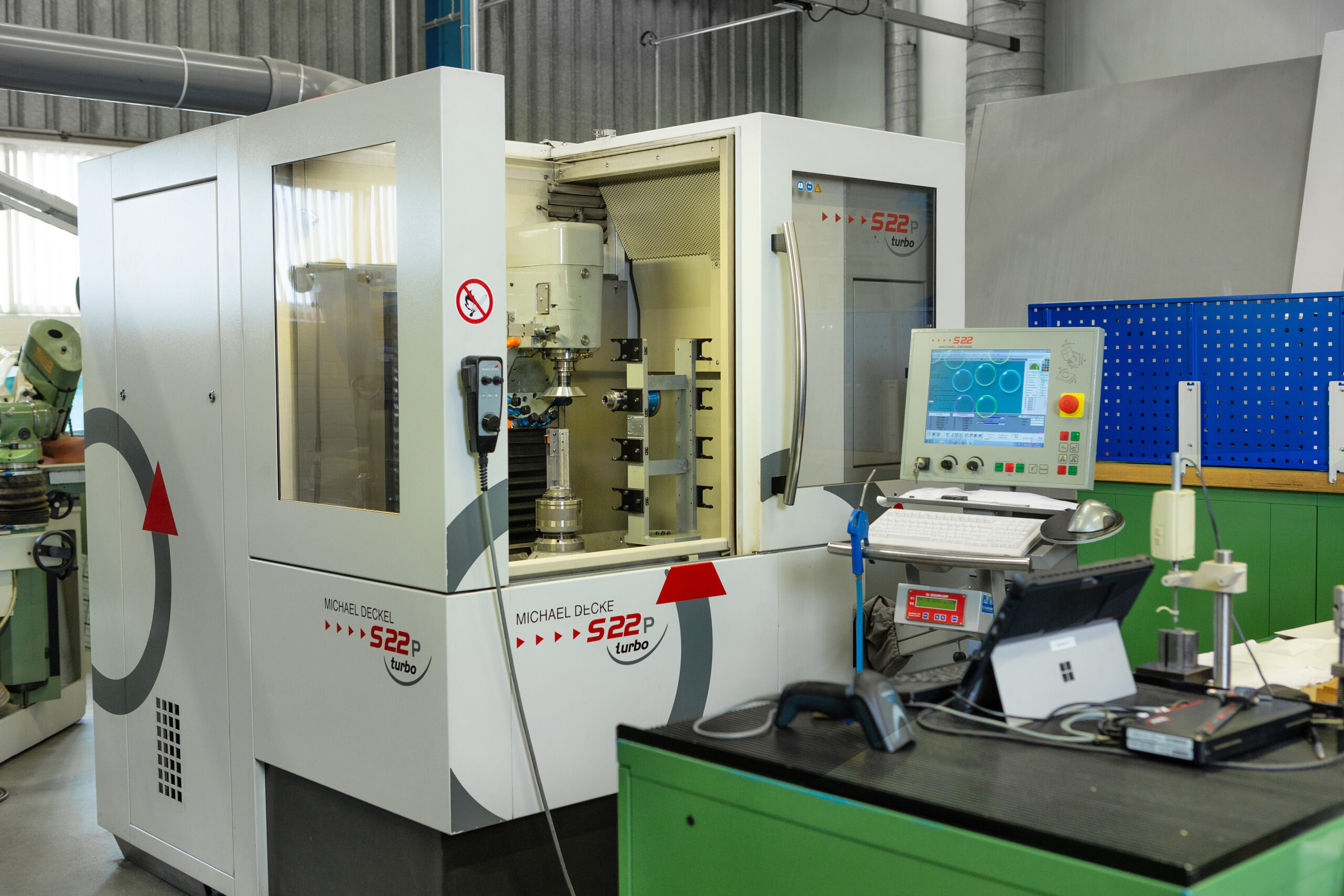 Machine/technology for the production of spare and wear parts 